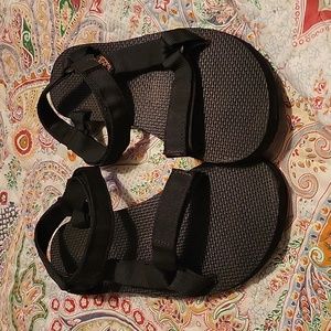 Teva Classic Black Sandal Size 10